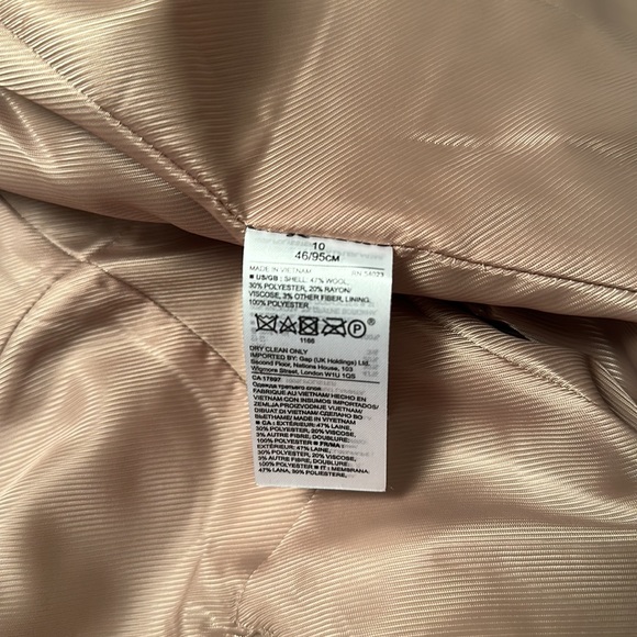 Banana Republic wool blend tailored blazer. - Picture 13 of 14